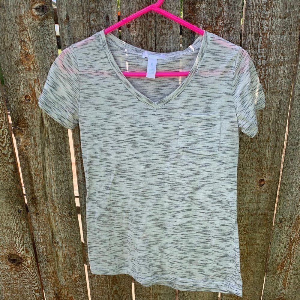 Just Be t-shirt v-neck short sleeve small